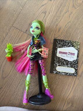 Monster High First Wave Venus McFlyTrap Doll G1 with stand